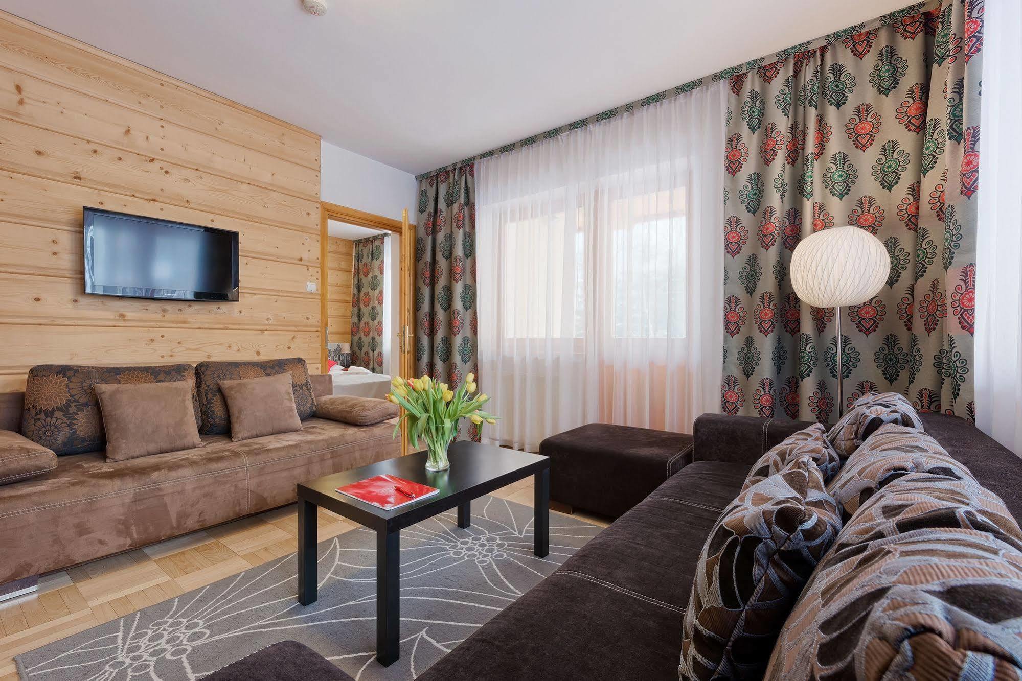 Aparthotel Delta Zakopane Bagian luar foto